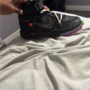 Off-White x Nike Air Force 1 Mid ‘Black’